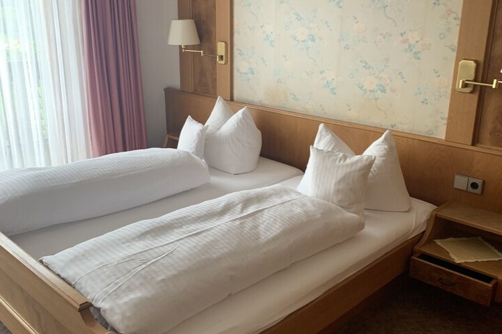 Room 2 of 21