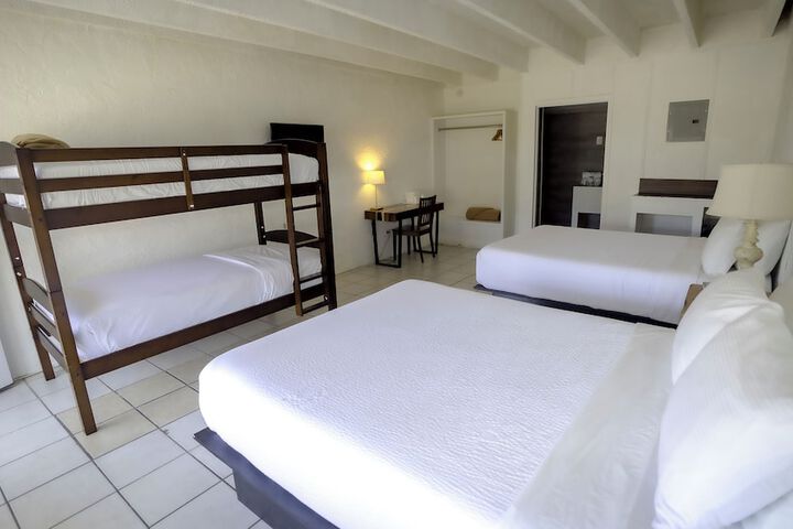 Room 9 of 27