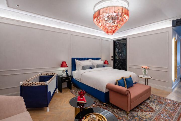Room 34 of 59
