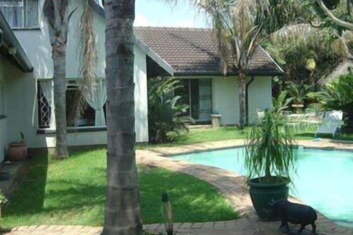 Hotel with Pool