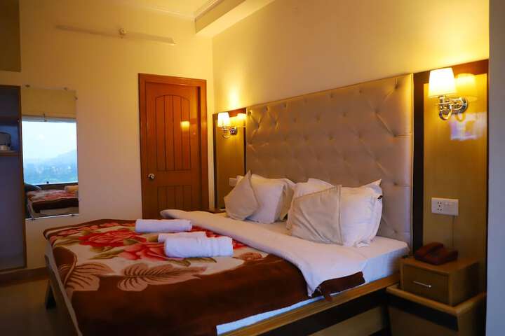 Room 35 of 120