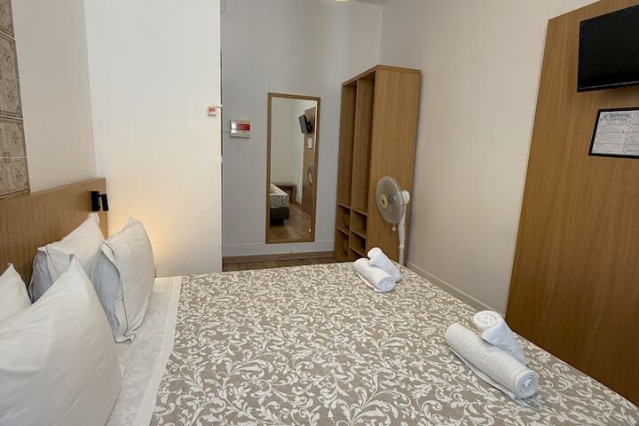 Room 65 of 157