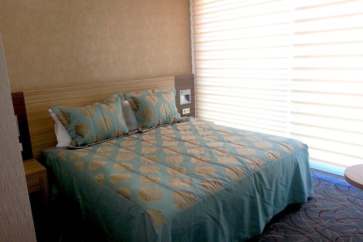 Room 5 of 19