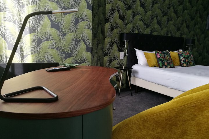Room 9 of 31