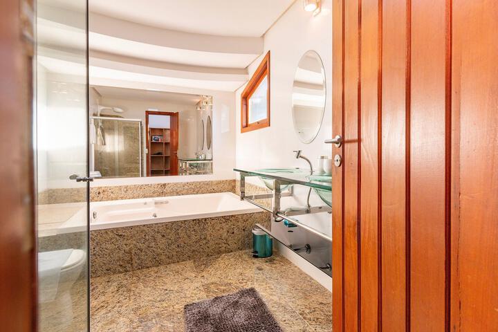 Room 4 of 45