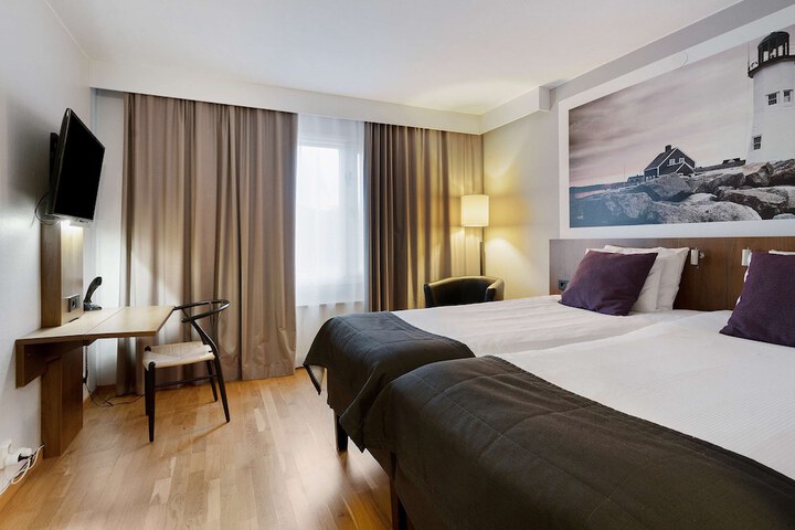 Room 14 of 77