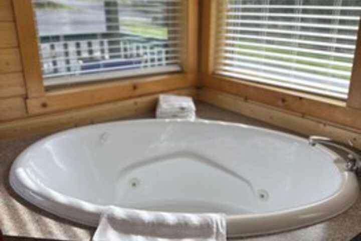 Hot Tub 280 of 390