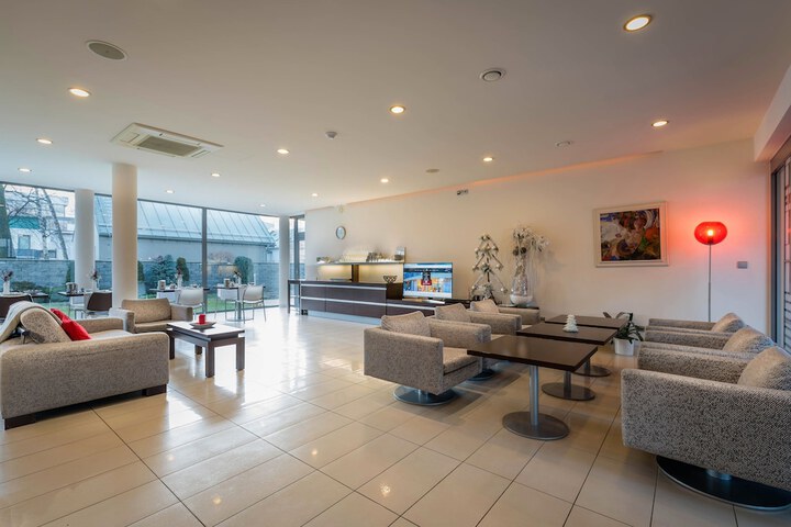 Guest Lobby