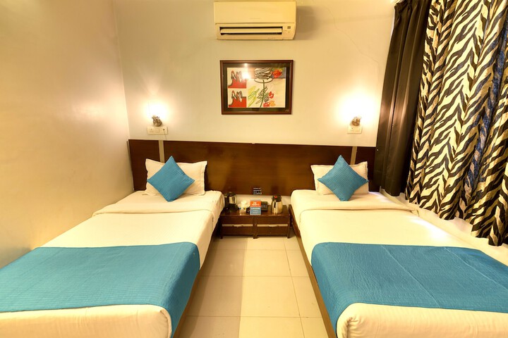 Room 12 of 27