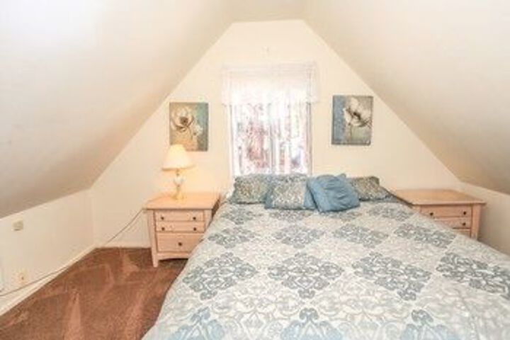 Room 8 of 27