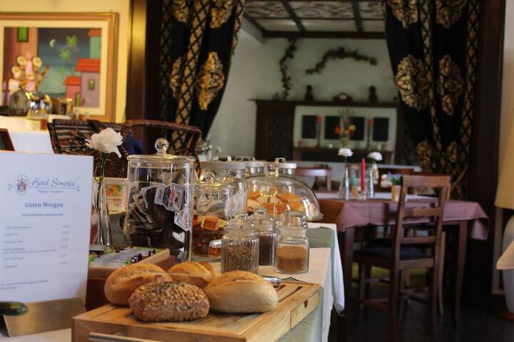 Breakfast/Coffee Service 21 of 42