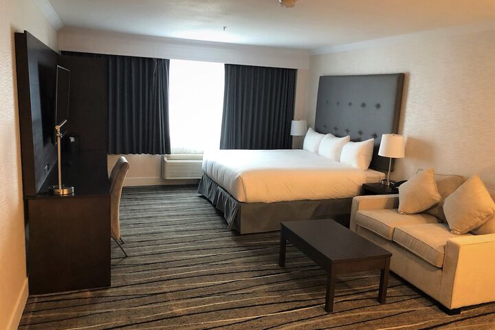 Room 11 of 108