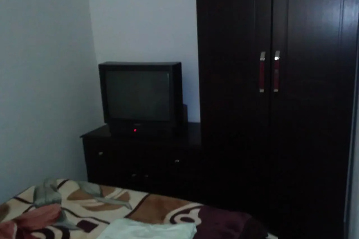 Room 2 of 10