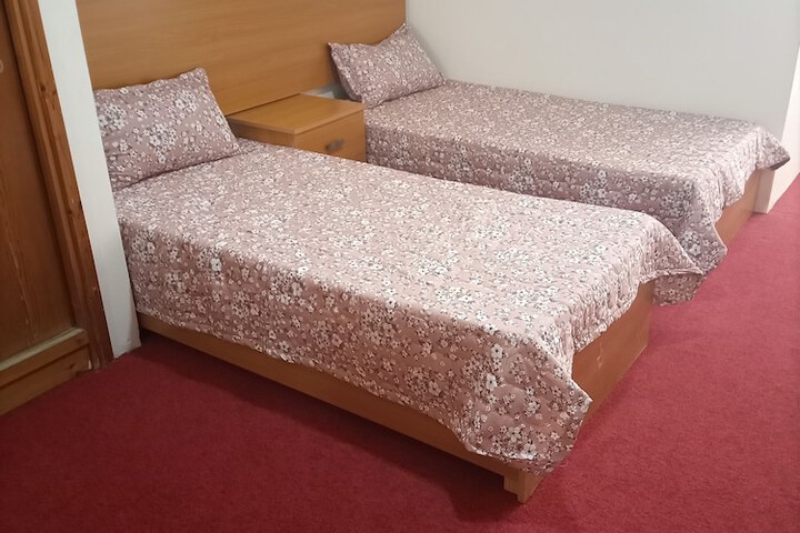 Room 10 of 21