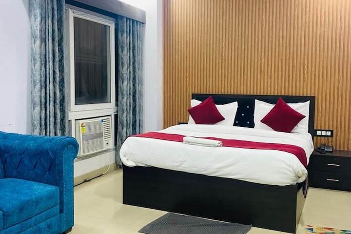 Room 6 of 24