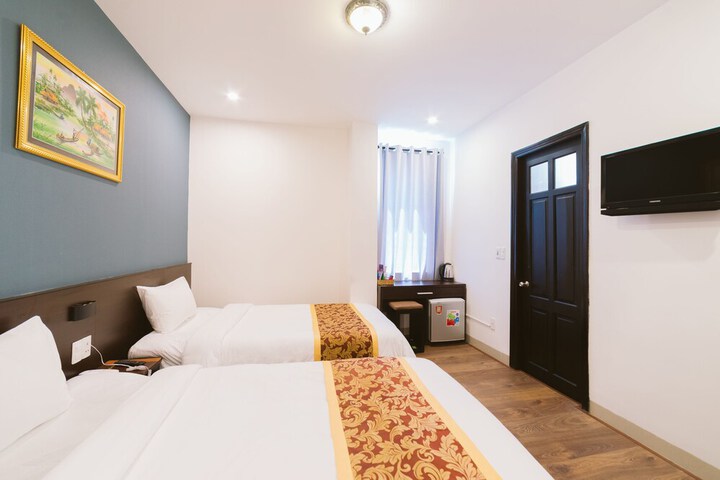 Room 5 of 23