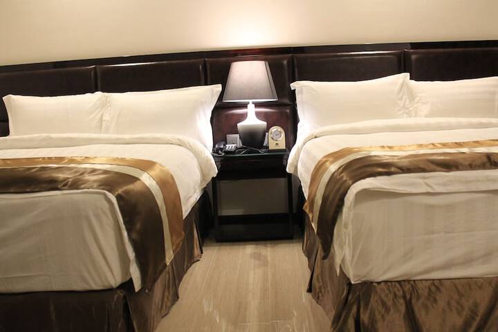 Room 10 of 65