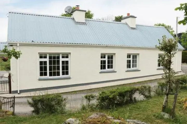 Hawthorn Hideaway Manorhamilton