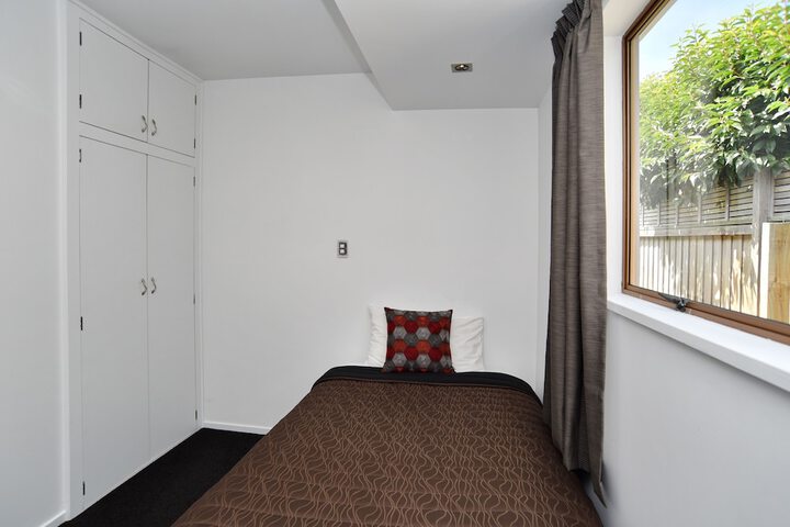 Room 5 of 37