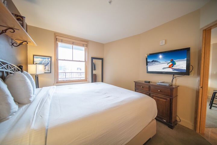 Room 3 of 40
