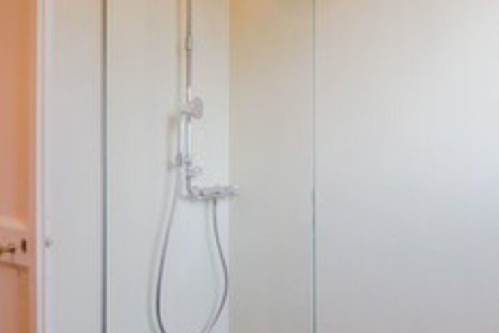 Room 9 of 37