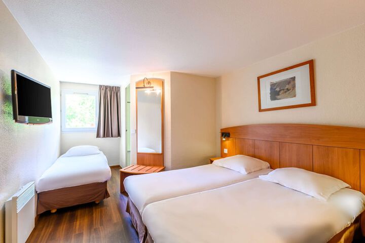 Room 10 of 43
