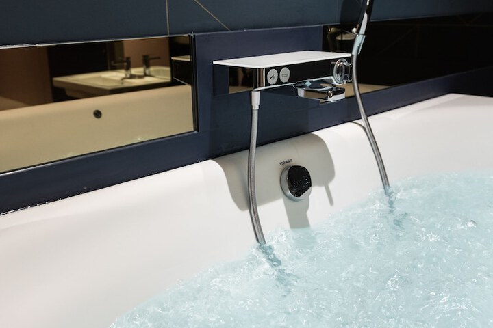 Hot Tub 744 of 780