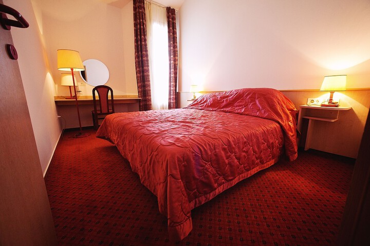 Room 5 of 35