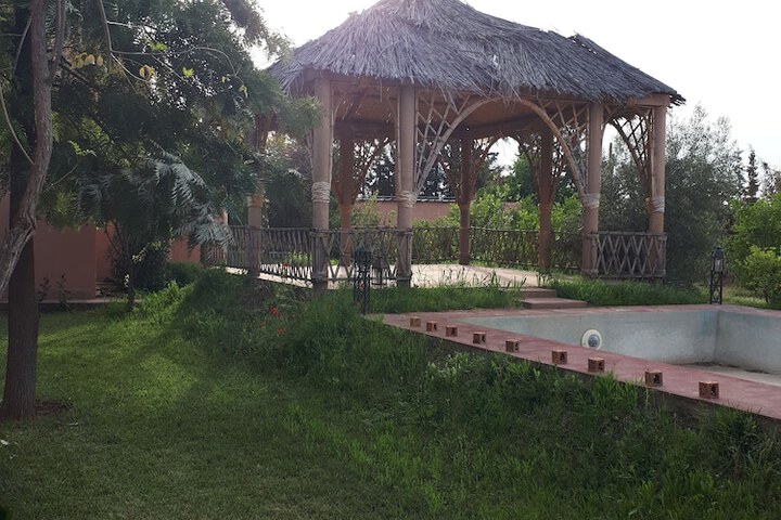 Hotel Exterior 4 of 37