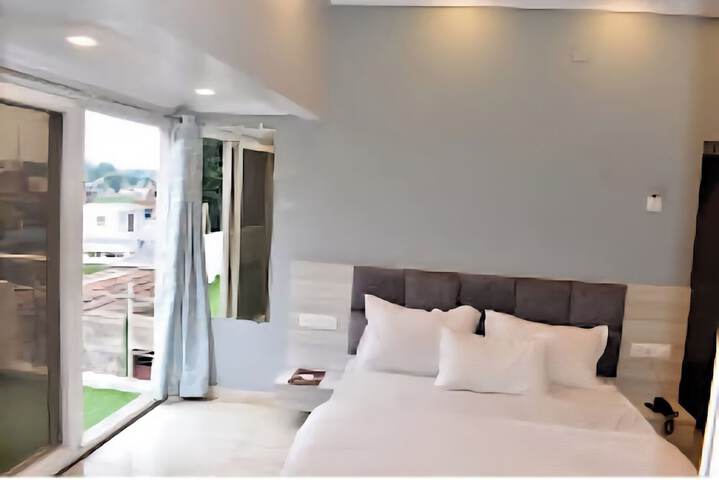 Room 16 of 29