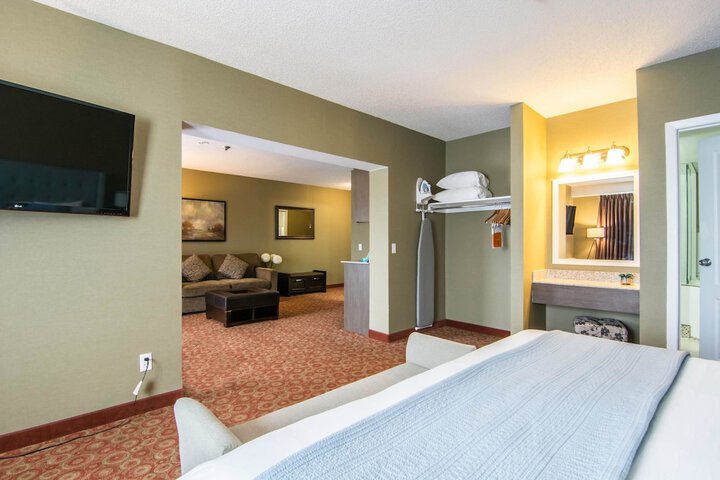 Room 17 of 37