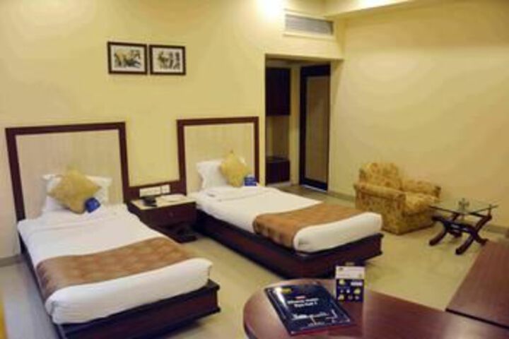 Room 4 of 10