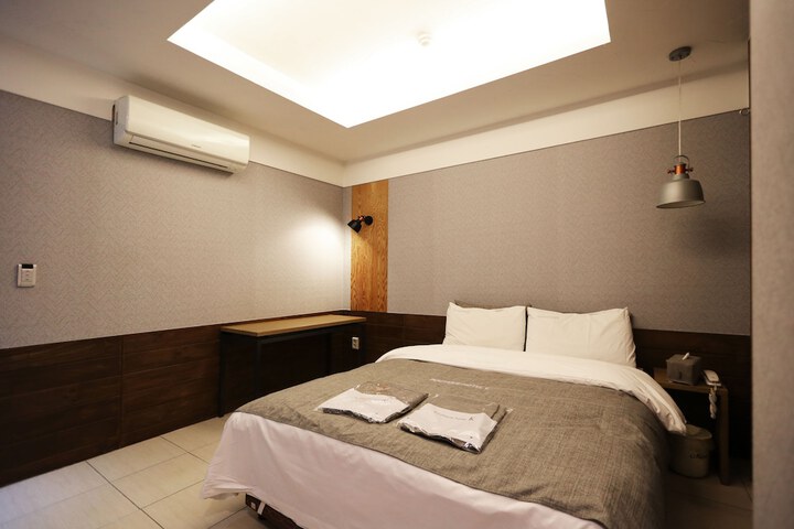 Room 15 of 44