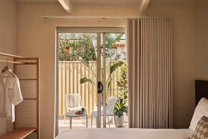 Room 28 of 70