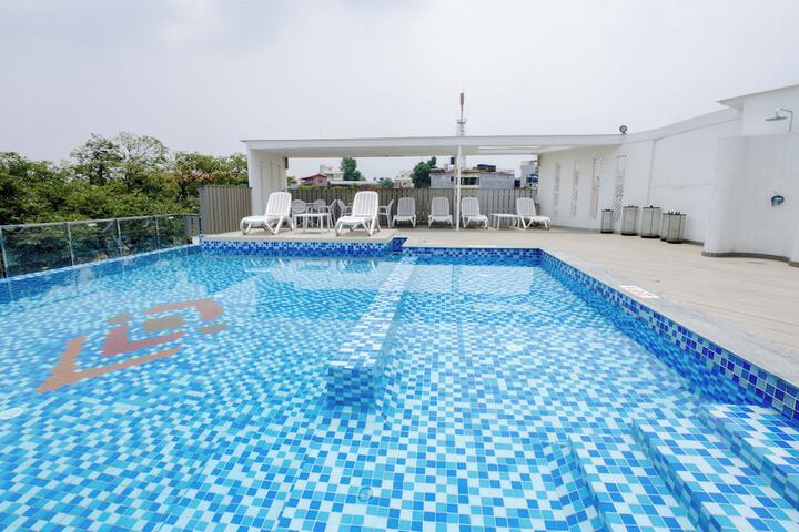 Pool 54 of 153