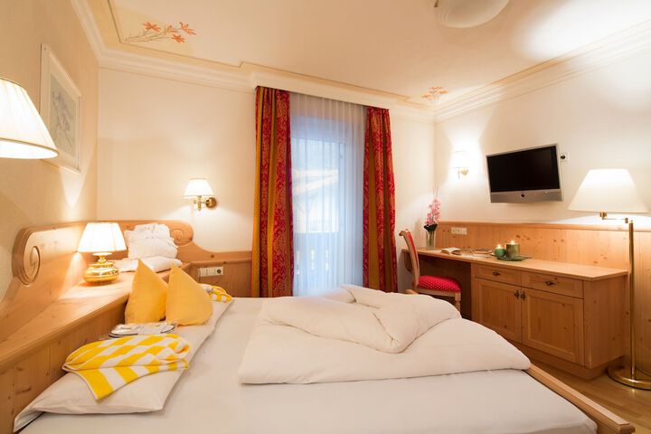Room 6 of 110