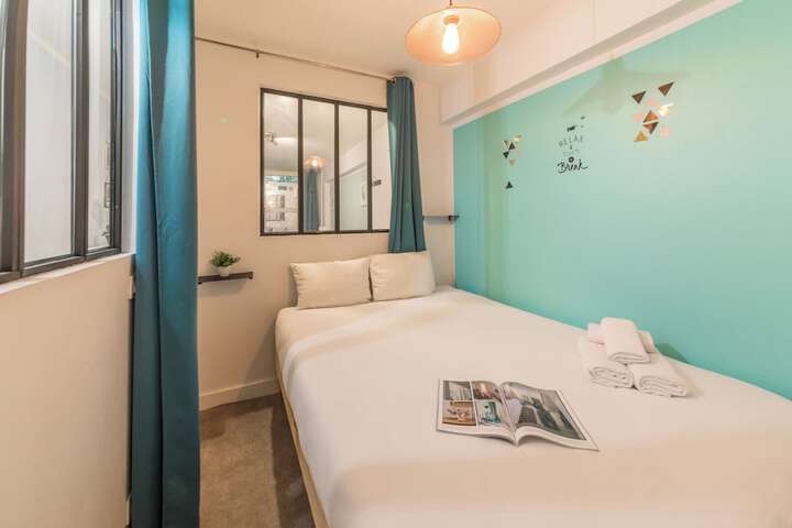 Room 32 of 60