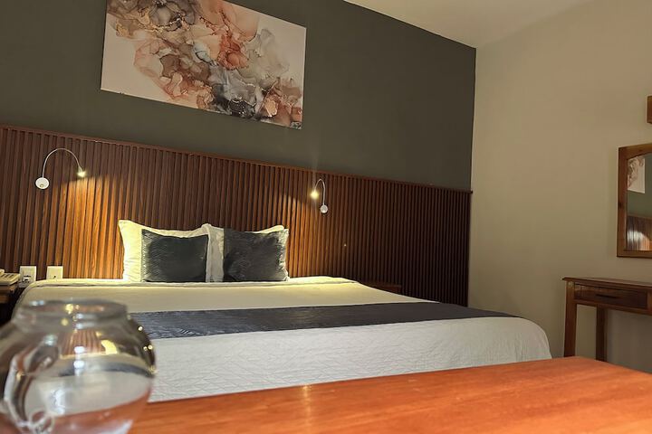 Room 14 of 33