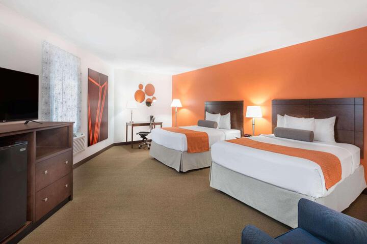 2 Queen Beds (3 of 12)