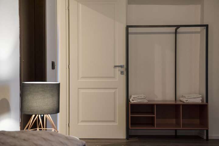 Room 8 of 130