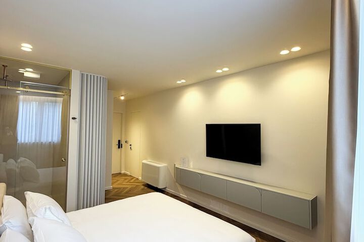 Room 38 of 104