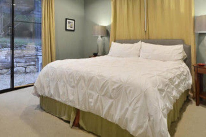 Room 43 of 278