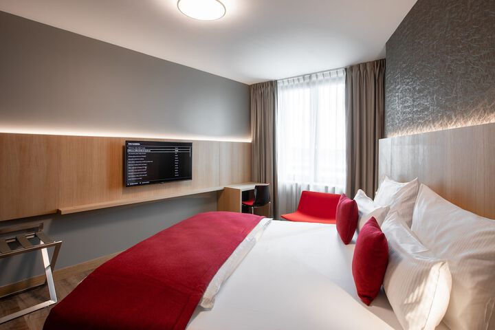 Room 10 of 46