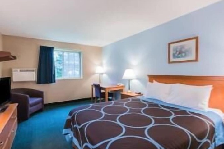 Room 18 of 32