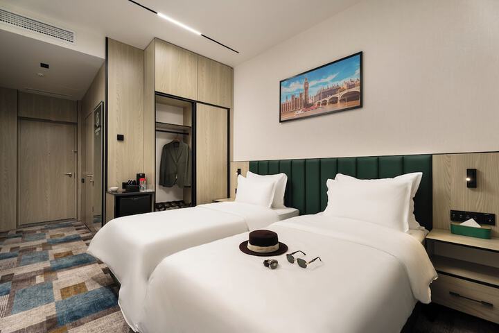 Room 21 of 52