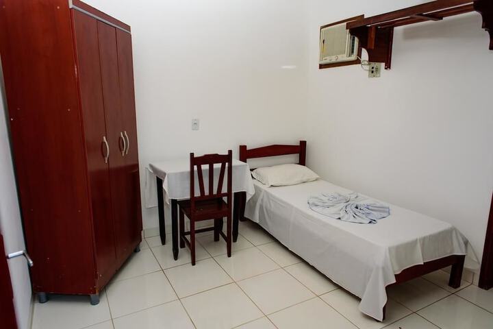 Room 6 of 27