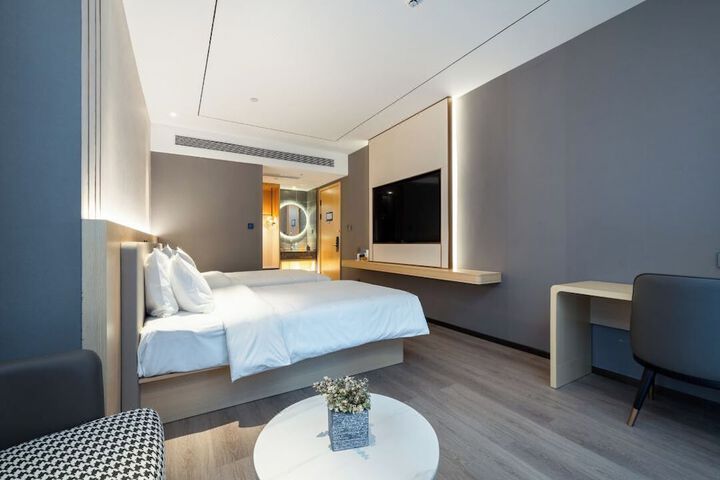 Room 13 of 69