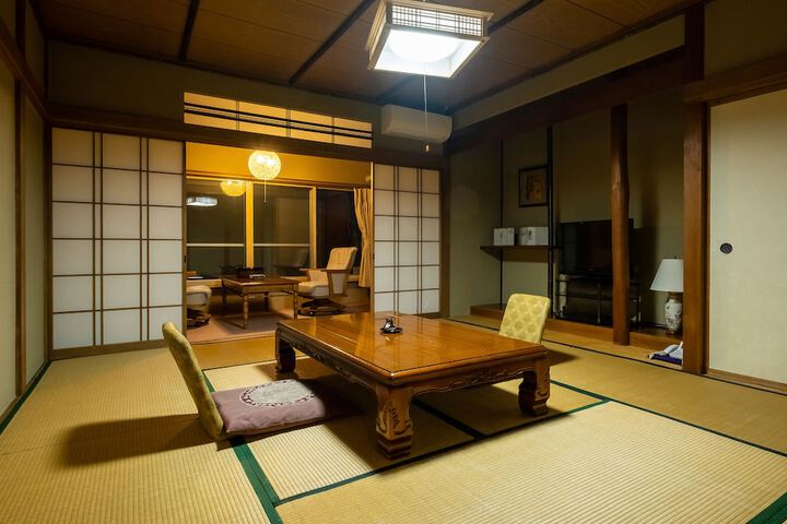 Room 12 of 73