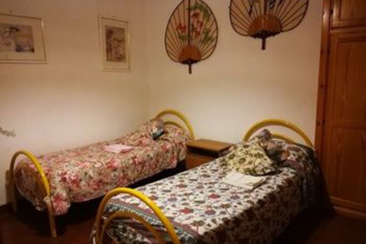 Room 17 of 37