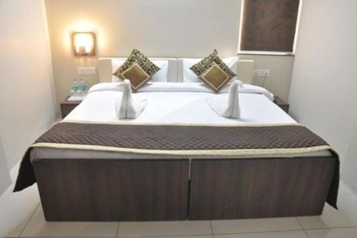 Room 19 of 38